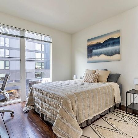 Close Downtown Modern Apartment - Pet Friendly, Wifi, Rooftop Views Seattle Dış mekan fotoğraf